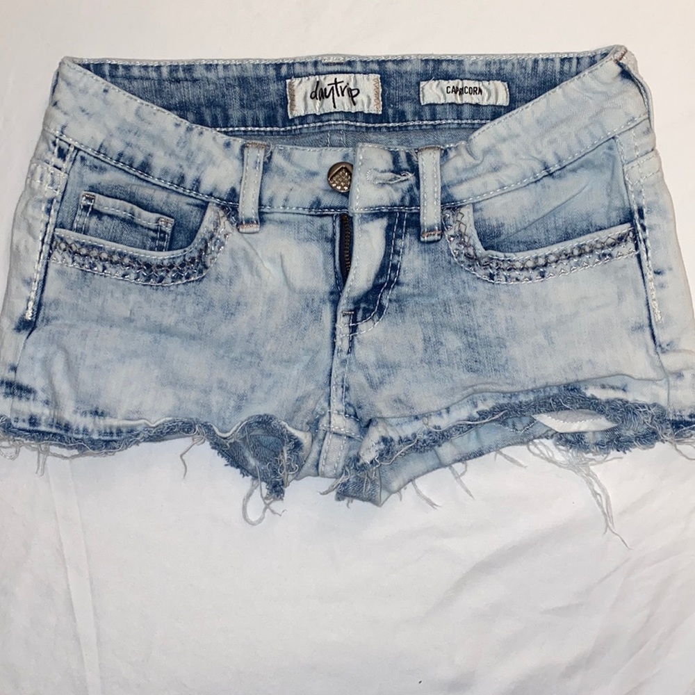 Women’s shorts- daytrip size 25